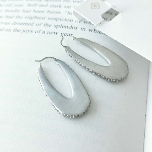 NEW Kendra Scott Adeline Silver White Crystal Hoop Earrings Authentic - Picture 3 of 3